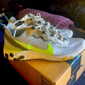 Nike element 55 sneakers 9.5